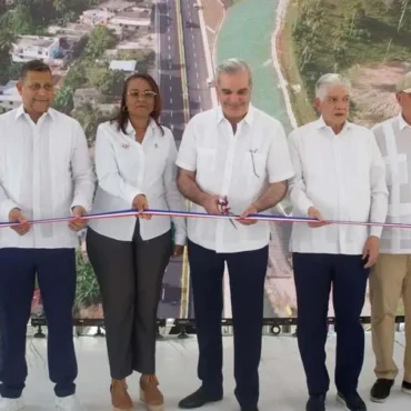 abinader-entrega-ampliacion-dela-entrada-de-samana-cc7f7987-focus-0-0-896-504