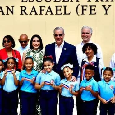 abinader-inaugura-nueva-escuela-en-los-guandules-para-810-ninos-9dc097d9-focus-0-0-896-504