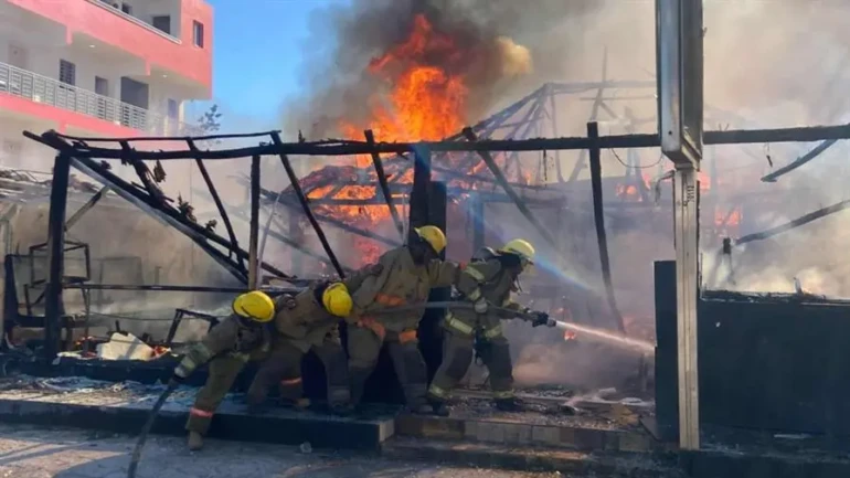 incendio-afecta-discoteca-la-canelilla-en-veron-697984cb-focus-0-0-896-504
